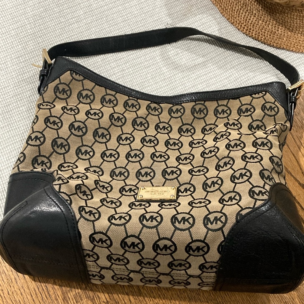 Michael Kors Millbrook Signature Jacquard Large Shoulder Hobo Bag Black Logo